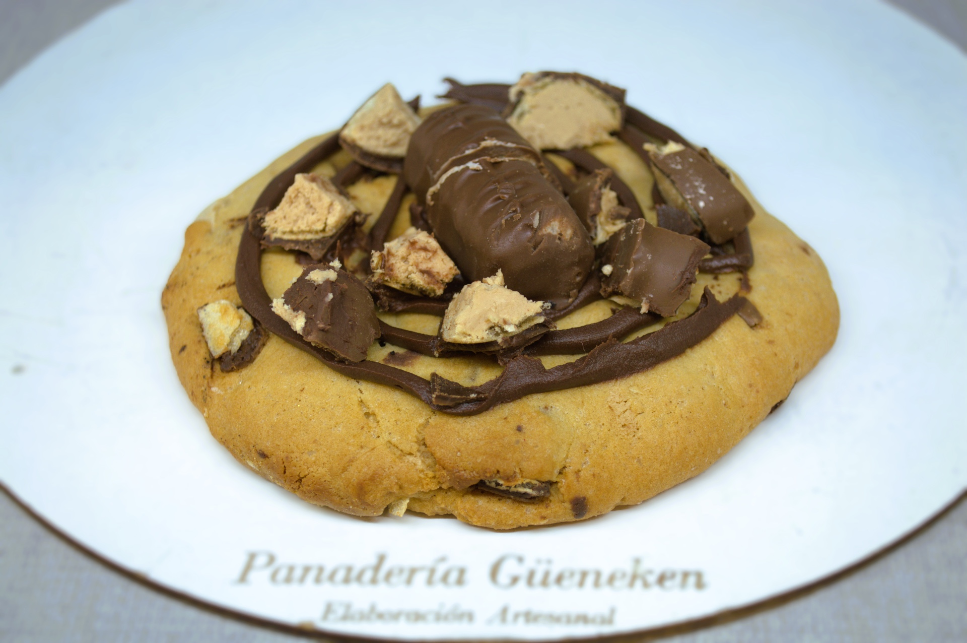 Cookie con kinder bueno y chocolate, Panadería Güeneken Trelew.