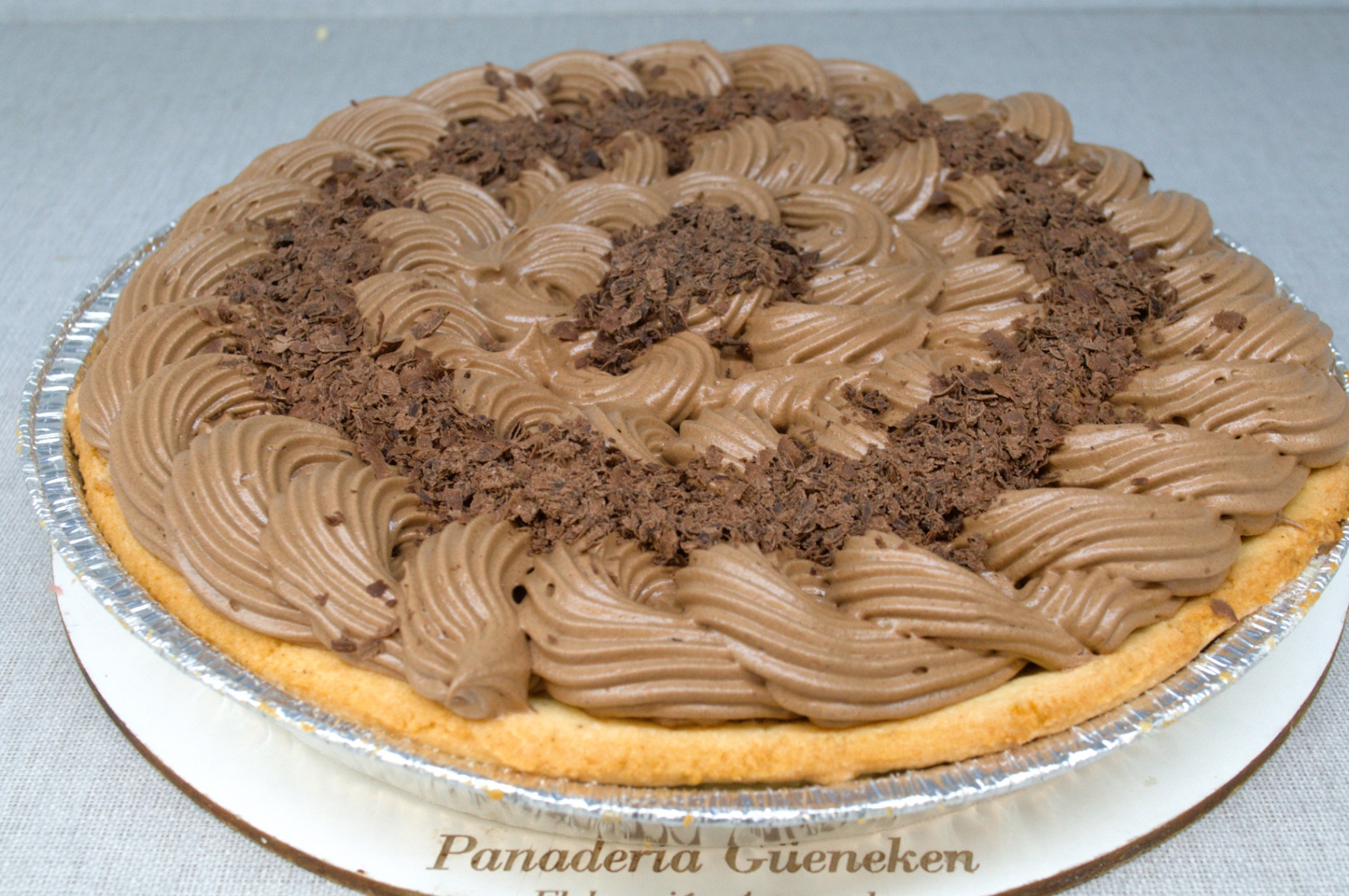Tarta de mousse de chocolate con virutas, elaboración artesanal Güeneken.