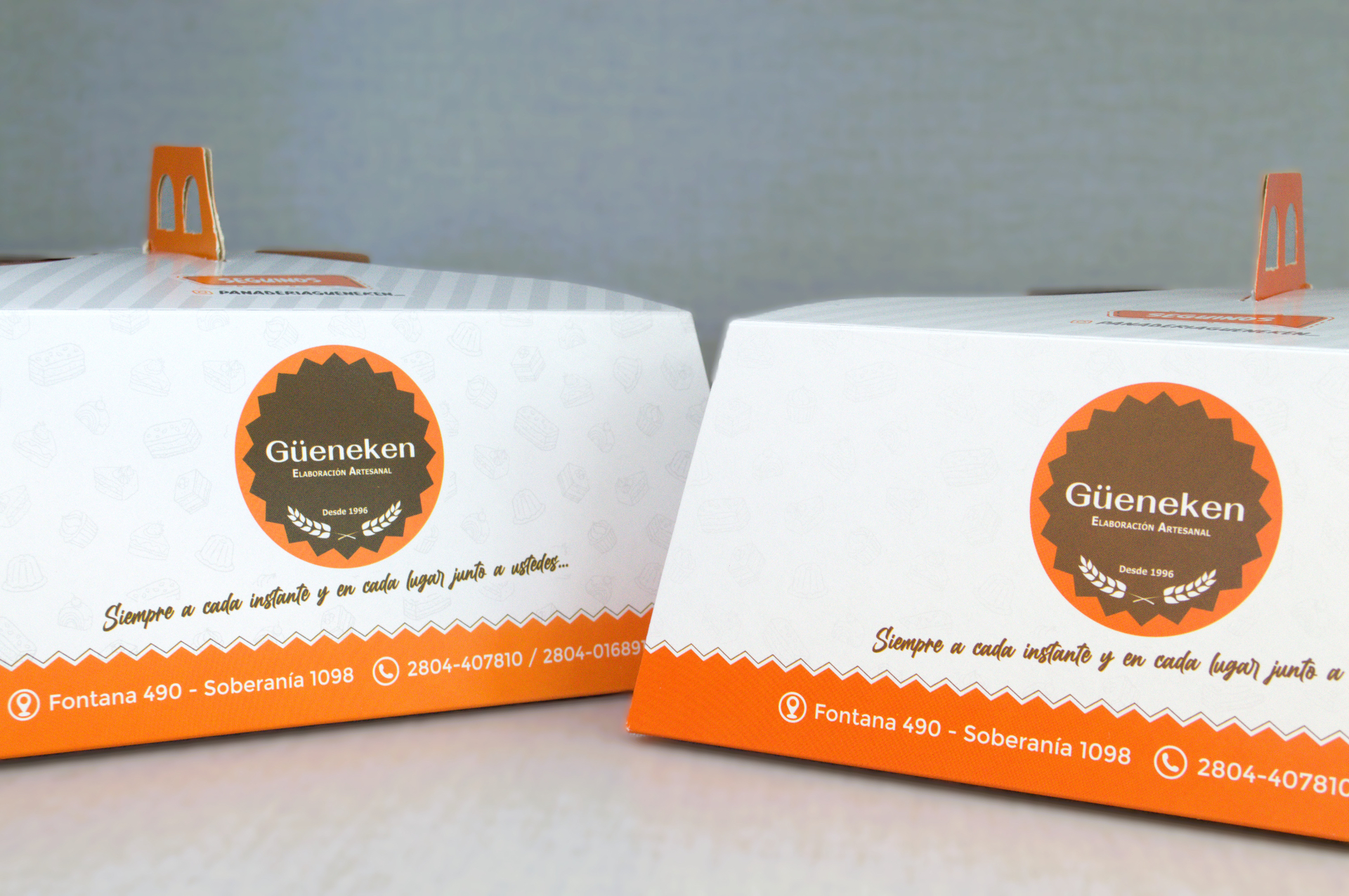 Cajas de facturas Güeneken listas para llevar, Trelew Chubut.