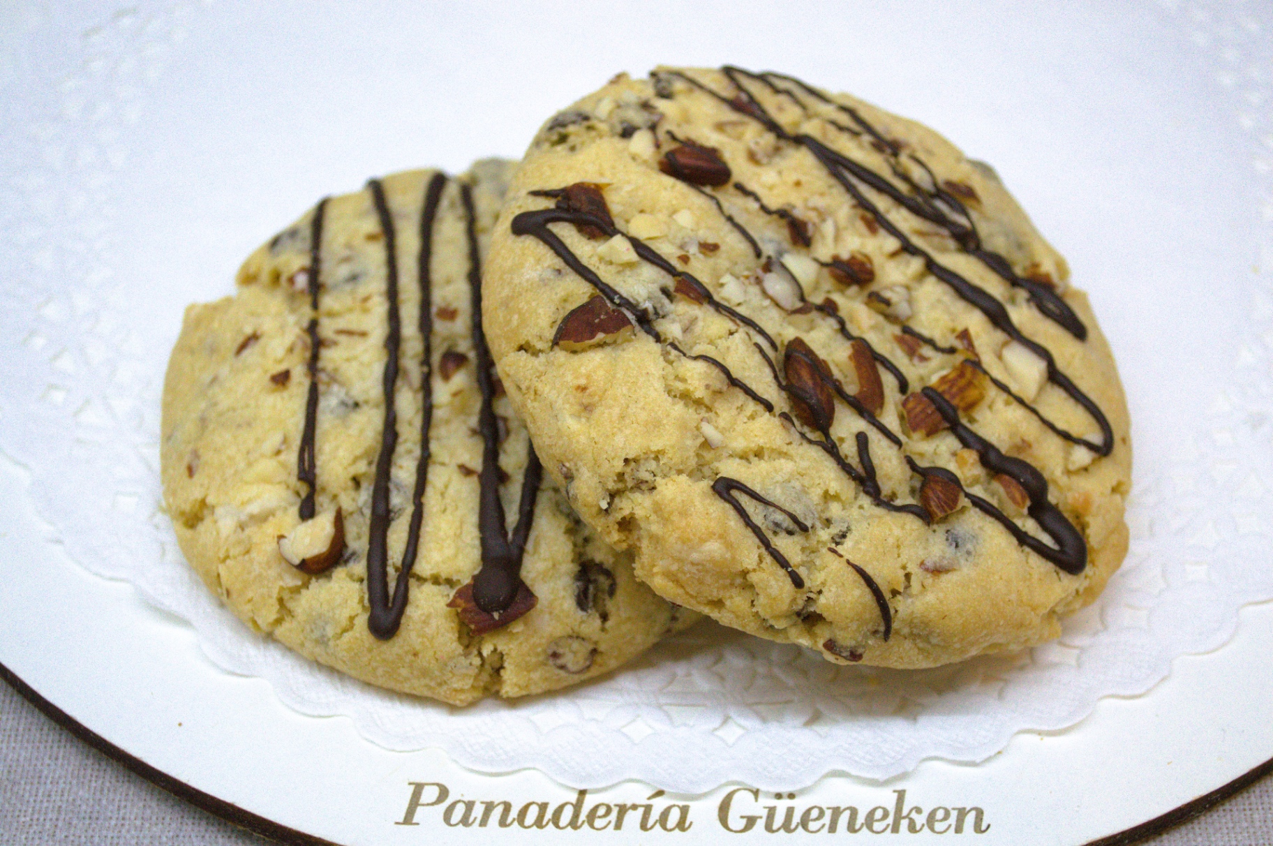 Cookies de nuez con hilos de chocolate, Panadería Güeneken Trelew.