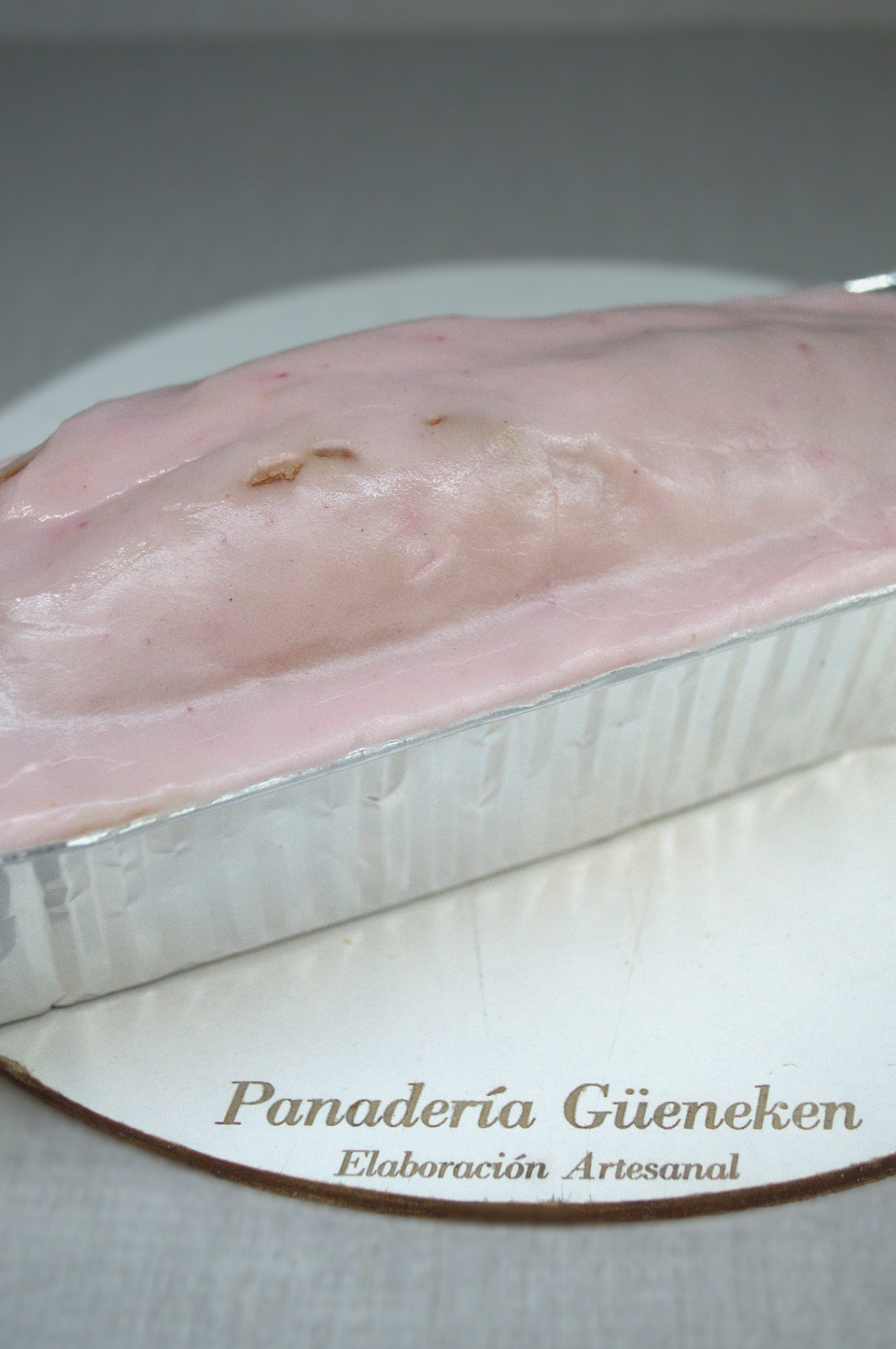 Budín de frutilla con glaseado rosa, Panadería Güeneken Trelew.